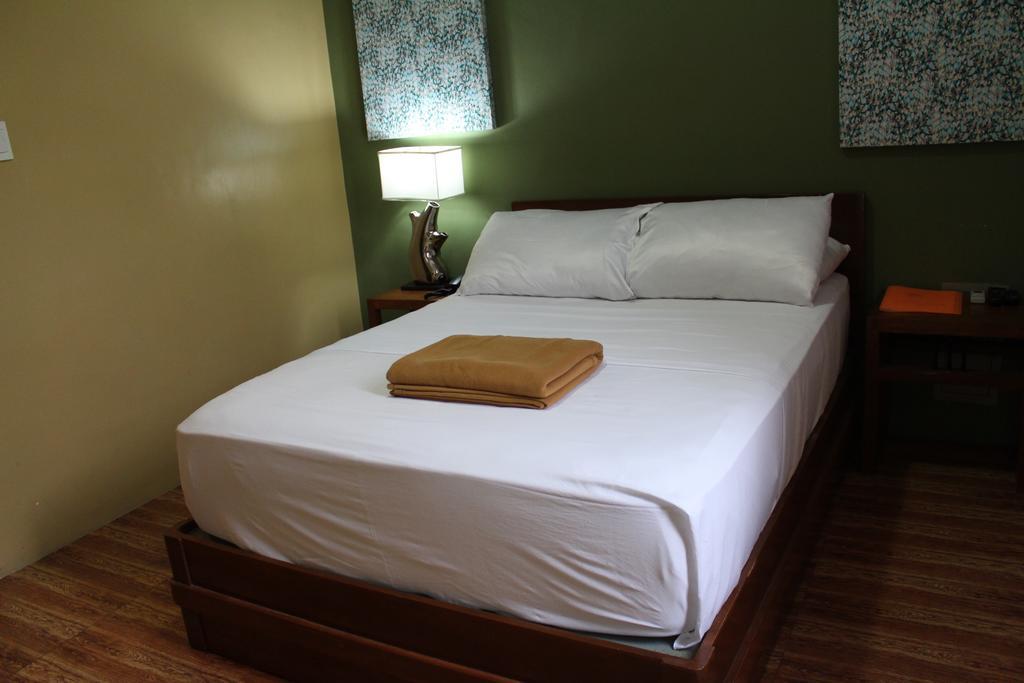 Purple Tree Bed & Breakfast Paranaque City Extérieur photo